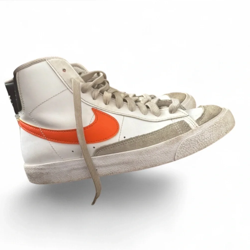 Nike Blazer Mid ’77 Vintage GS White Orange Youth 5.5Y Women’s 7